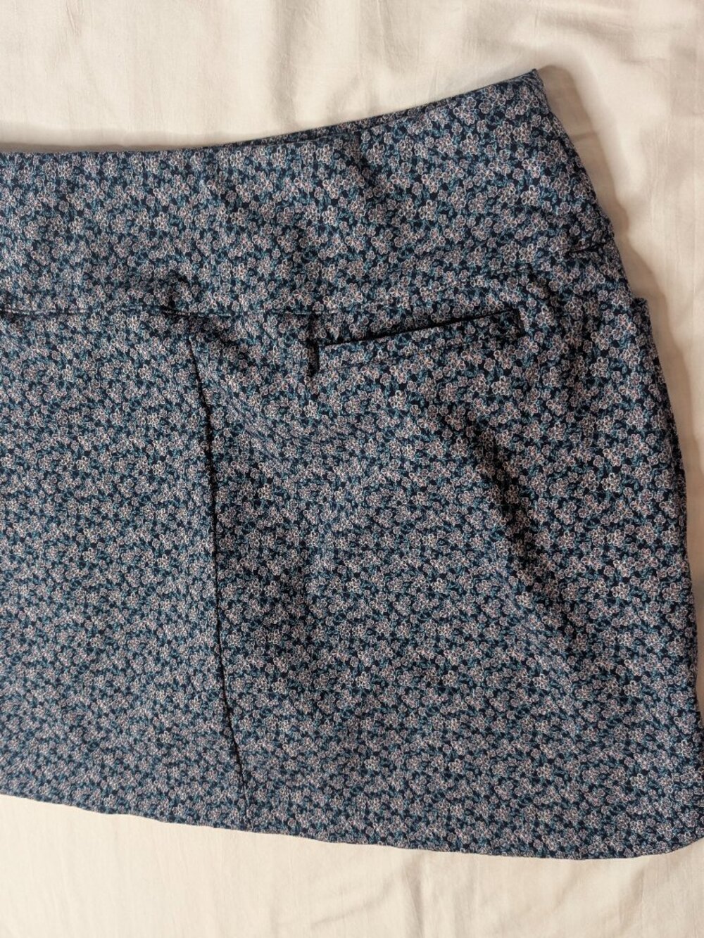 Walter Hagen Performance 11 Lightweight Golf Skort, Navy Blue Floral in Size L - Picture 4 of 11